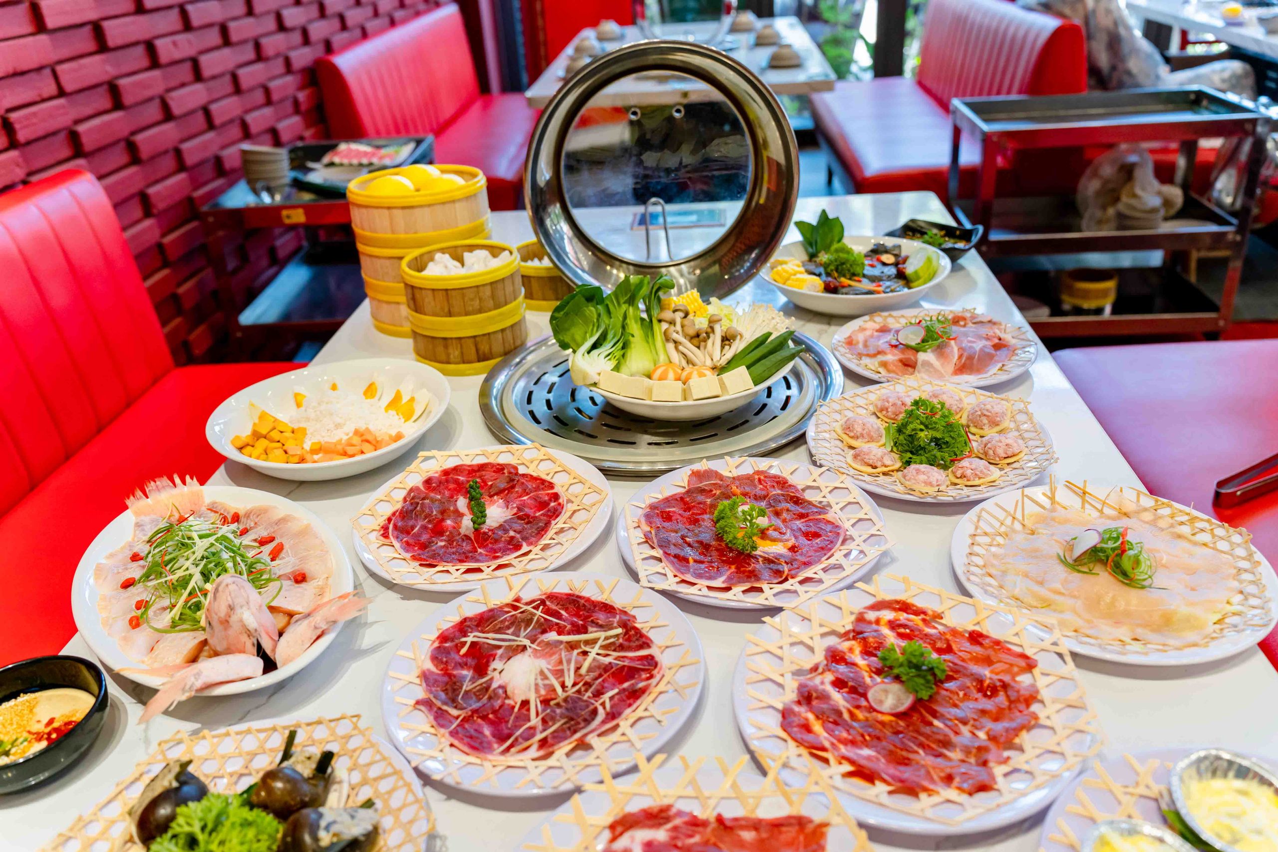 Không gian nhà hàng